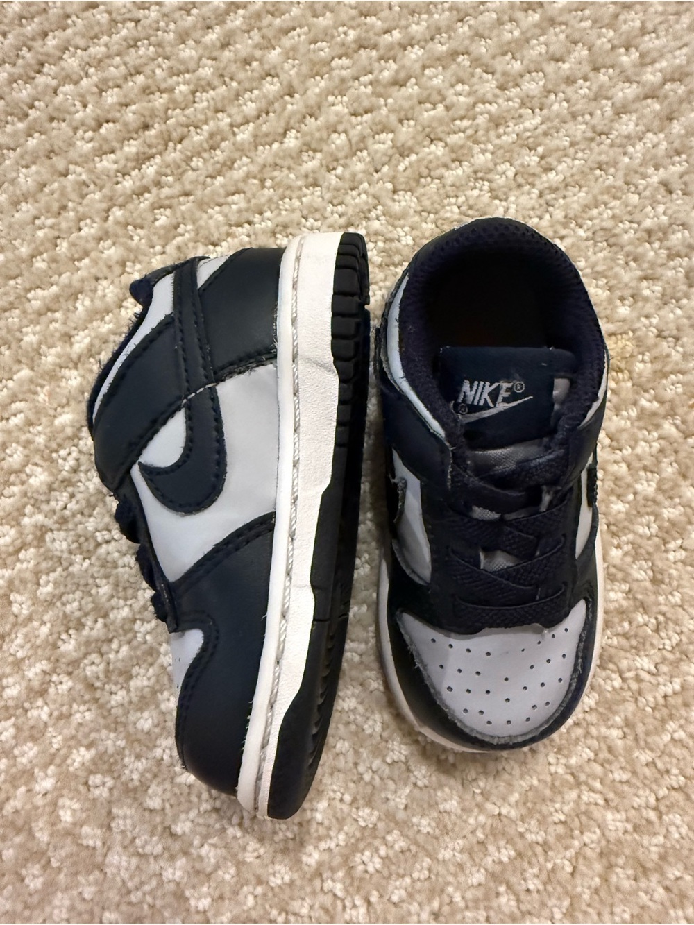 Nike Kids Navy and White Low-Top Sneakers 5C